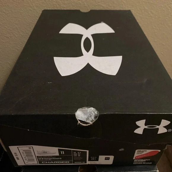 Under Armour Women Charged Assert 9 White Shoes Size 11 NIB Style 3024591-101 - Picture 10 of 10